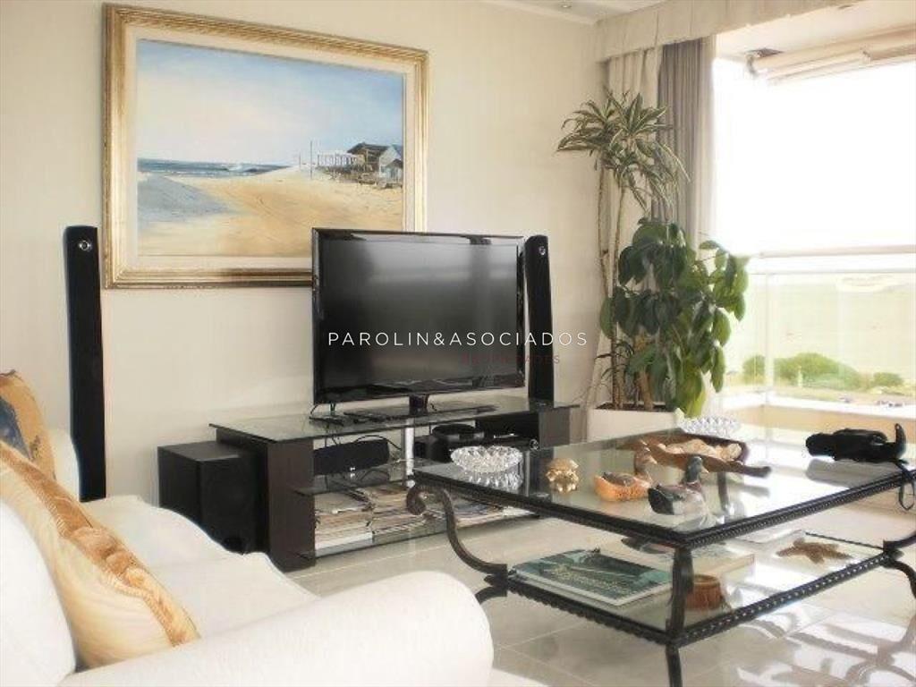 Apartamento en venta 3 dormitorios en Coral Mansa