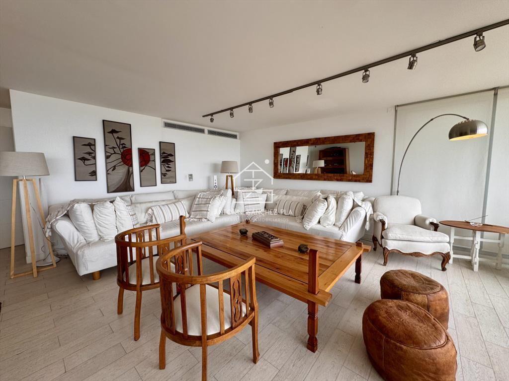 Venta apartamento 3 suites Punta del Este