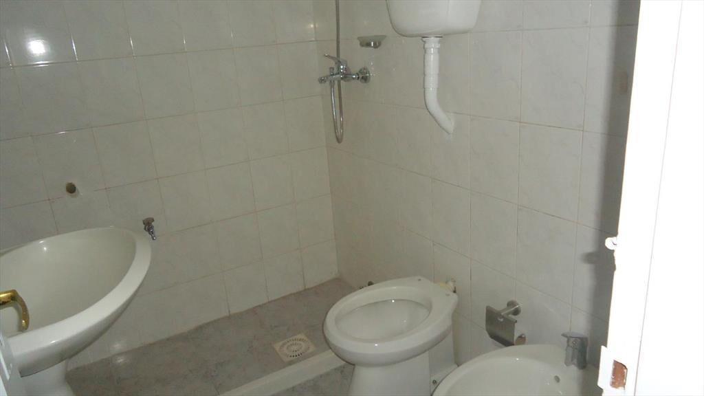 Apartamento, 1 dorm, interior, primer piso por escalera, pr