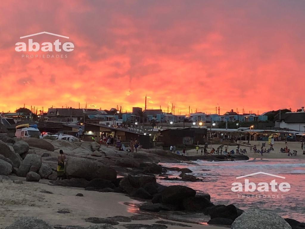 Venta de Complejo de 7 apartamentos con vista al mar! Punta