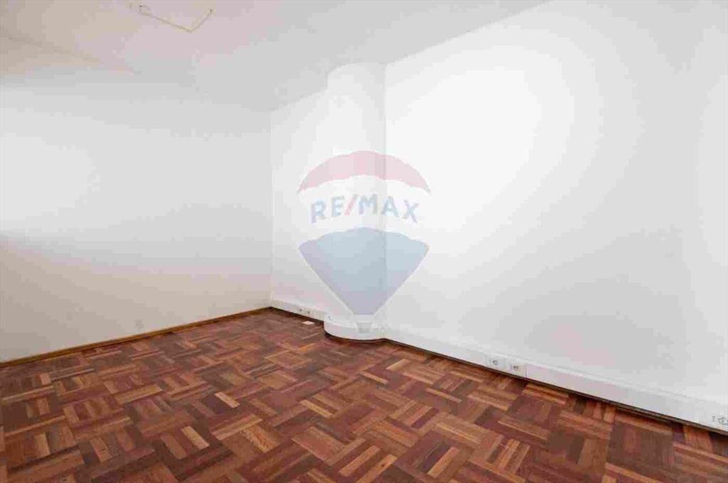VENTA AMPLIA OFICINA EN CORDON CON BUENA RENTA