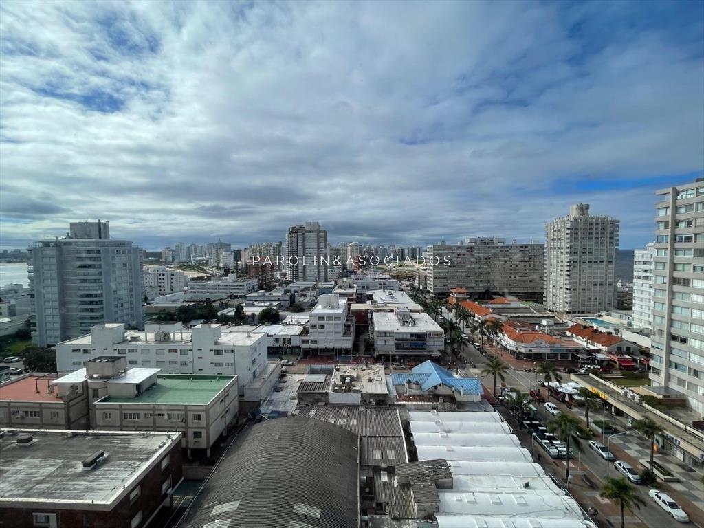 Apartamento en venta de 3 dormitorios en Punta