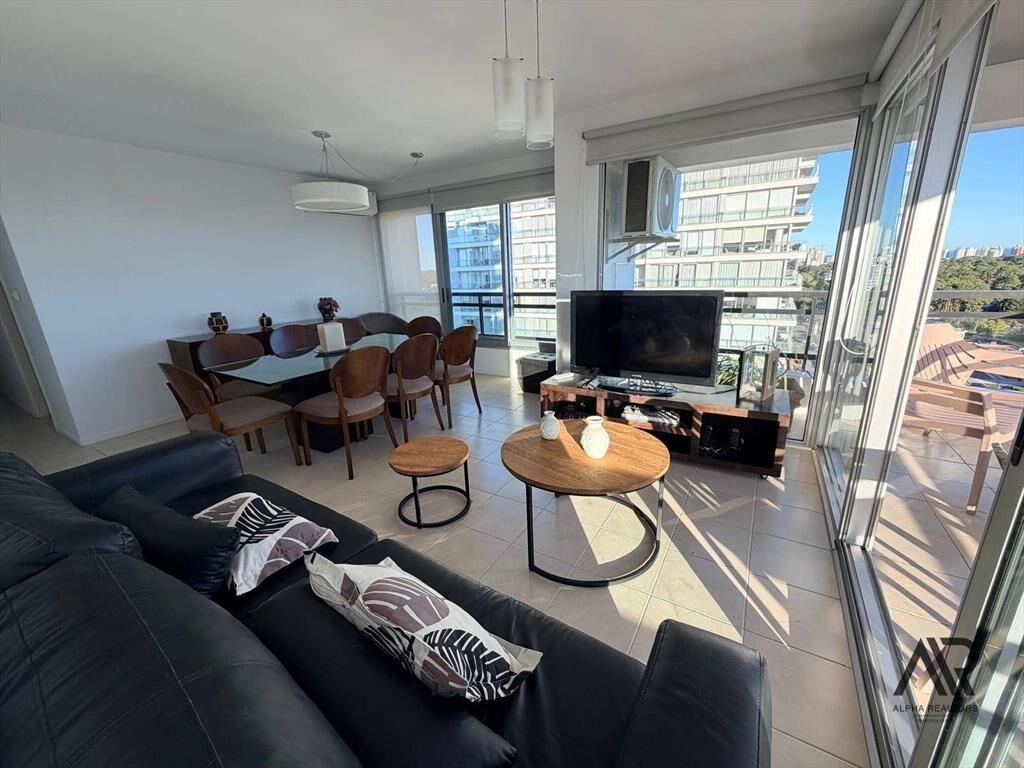 Apartamento 3 dormitorios en alquiler c/ cochera en Cant...