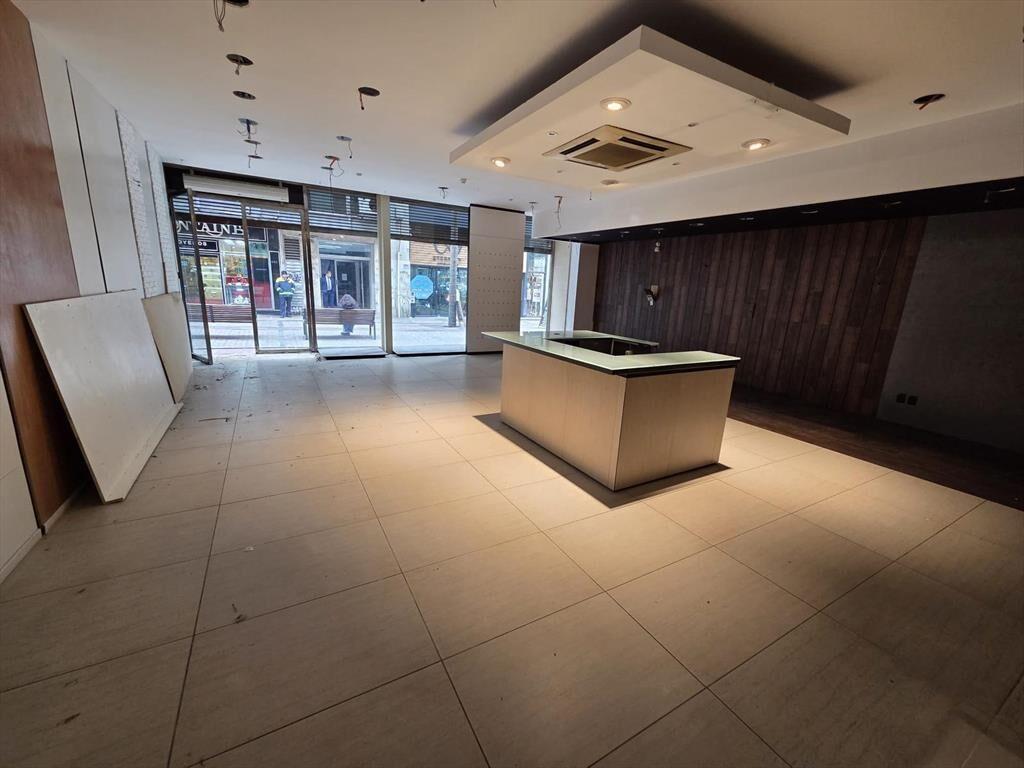 Sarandi y Bartolome Mitre, 8 mts de frente, 150 m2, excelen