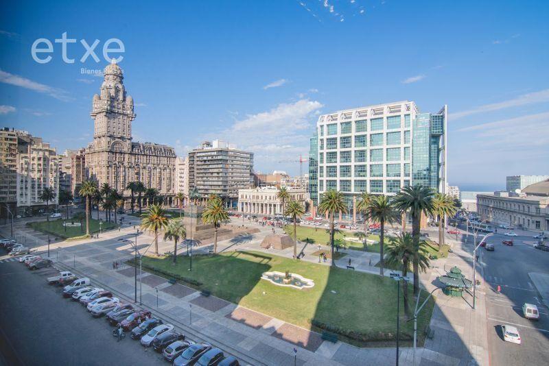 Venta de Oficina piso entero plaza Independencia Torre X...