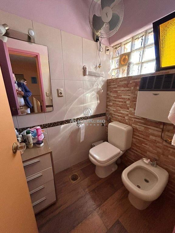 CASA PADRON UNICO PROX.CANAL5 ! MUY AMPLIA. 4 DORM + EST...