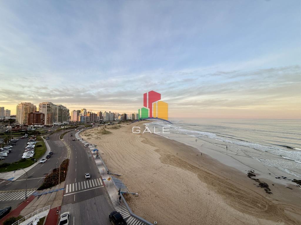 Apartamento en Peninsula, 4 dormitorios