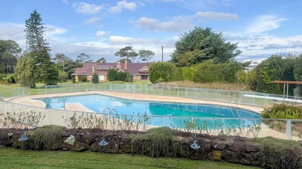 La Mansa – Gran residencia en lote de 10.636 m² con 2 casas