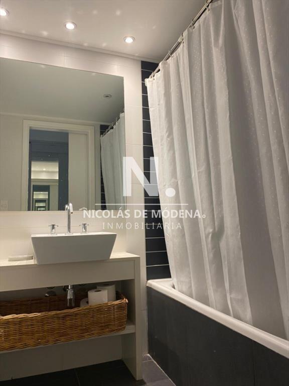En venta apartamento de 2 dormitorios con balcon en Rooseve
