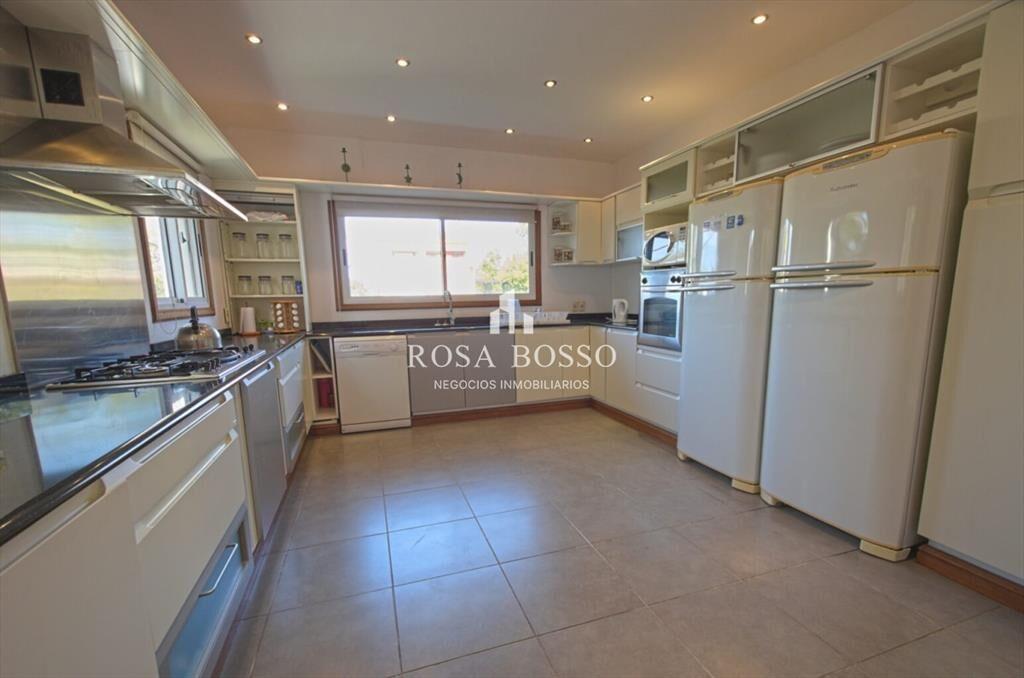 Casa de 5 dormitorios en venta Montoya
