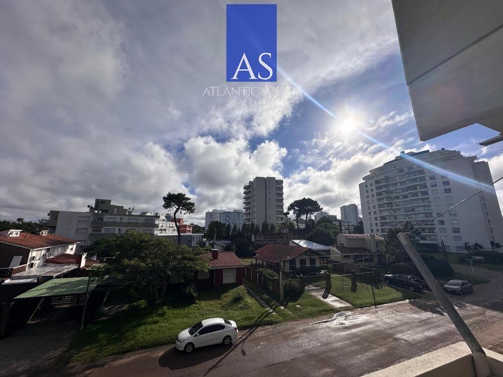 Apartamento de 2 dormitorios con 2 baños en Aidy