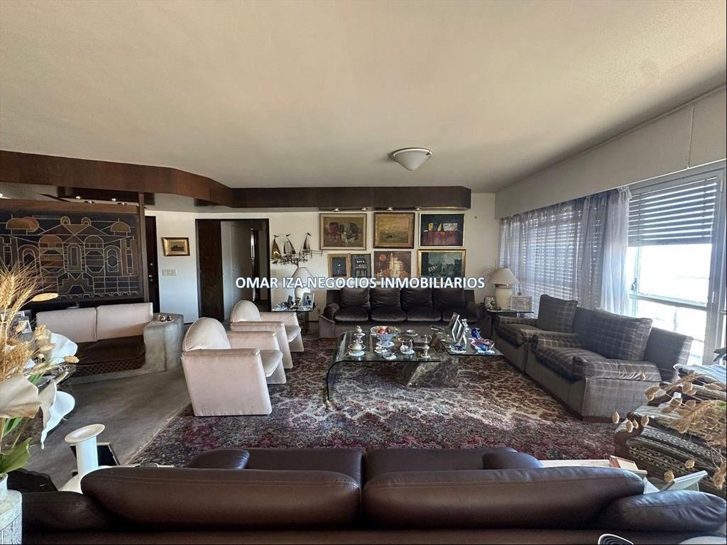 Venta apartamento 4 dormitorios Pocitos, sobre Rambla con e