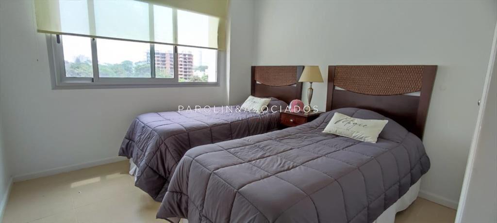 Apartamento en venta de 3 dormitorios en Sol y