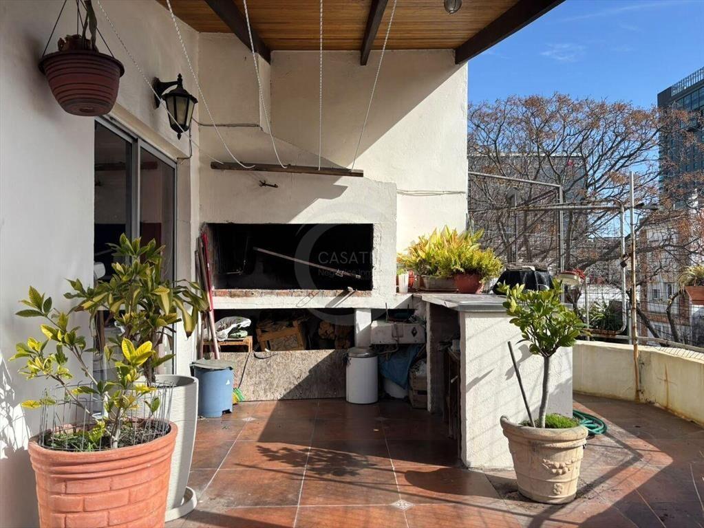 CASATROJA VENTA CASA 3 PLANTAS PUNTA CARRETAS