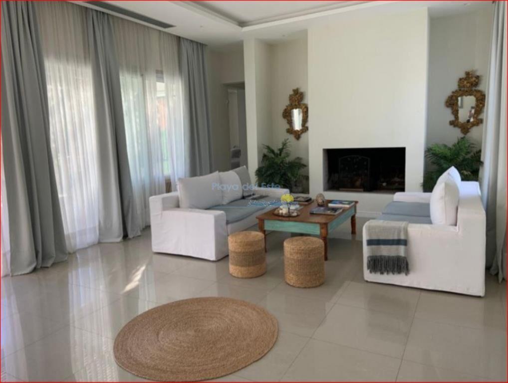 Casa en venta en Beaverly Hills , punta del este