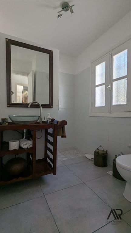 Casa en alquiler anual de 4 dormitorios en suite con pis...