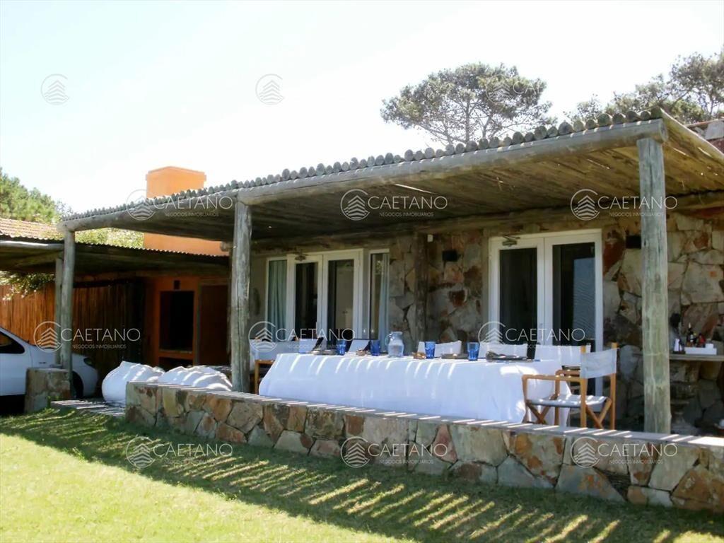 Alquiler temporal casa 5 dormitorios. La barra,