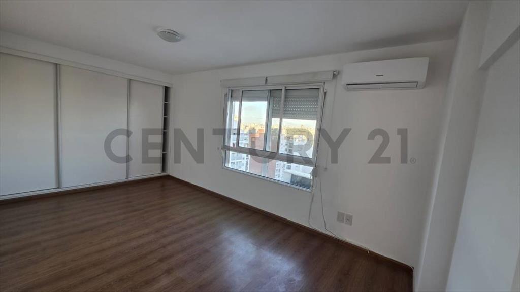 APTO en Pocitos AL FRENTE con balcon /Nuevo/Con Placards/...