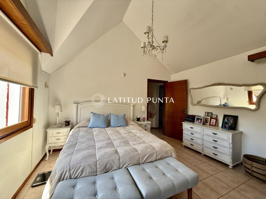 Casa de 3 dormitorios más dependencia en Mansa