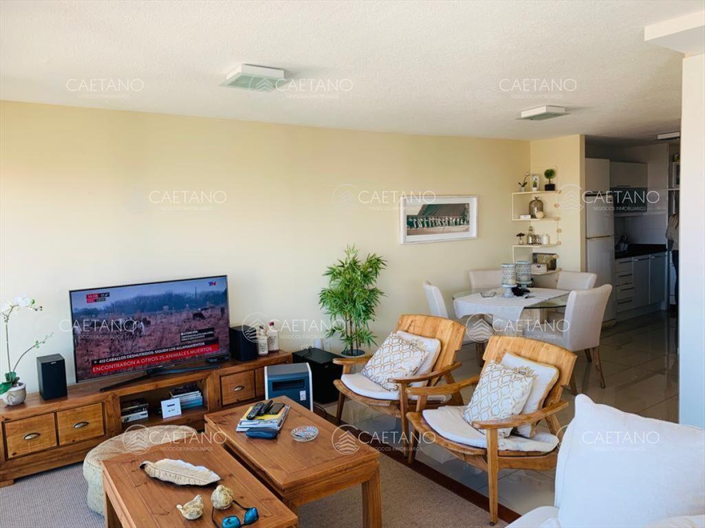 ALQUILER ANUAL -Apartamento en Mansa - Punta del