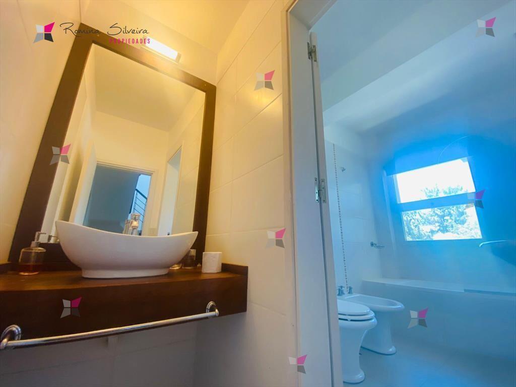 Apartamento en Alquiler Tres Dormitorios en Manantiales