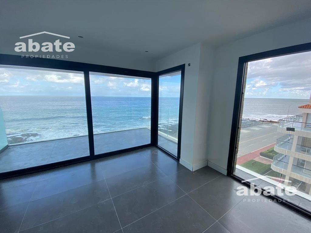 Venta Apartamento 3 dormitorios - Playa Brava, frente al ma