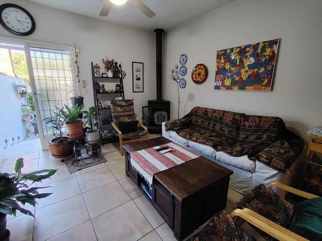 Venta casa Malvin con garage y fondo.-