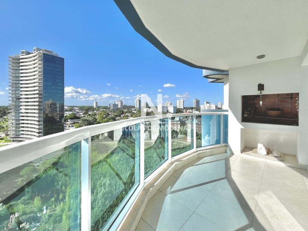 Vende apartamento de 2 dormitorios en Punta del