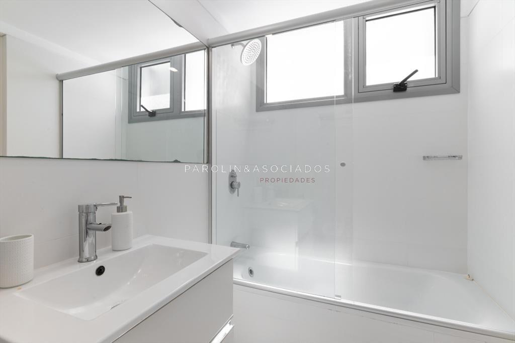 Apartamento en venta en Torre Esmeralda, Punta del Este.