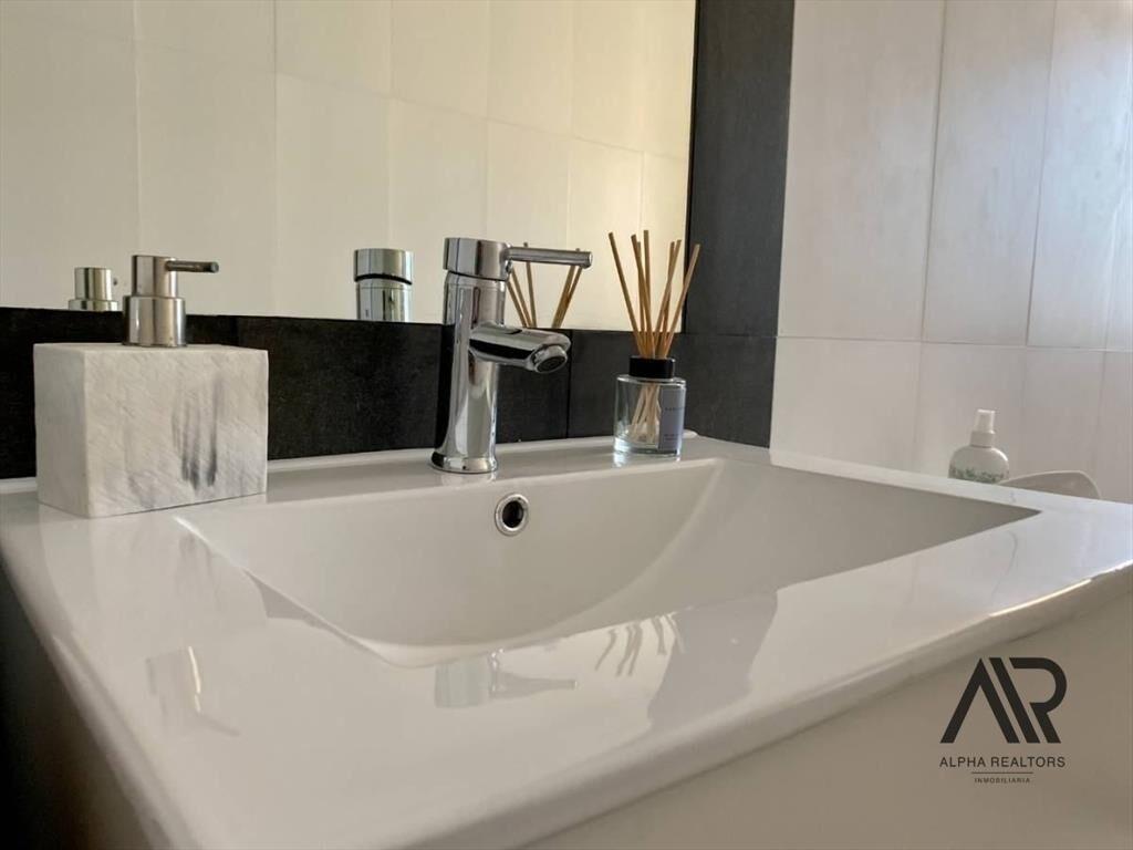 Excelente Apartamento De 2 Dormitorios Con Vistas Al Lag...