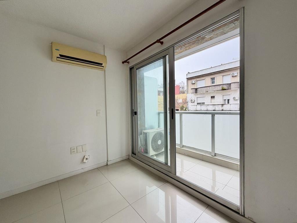 Alquiler monoambiente con terraza en Pocitos