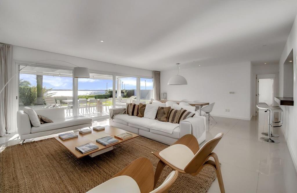 VENTA EN PUNTA BALLENA 3 DORMITORIOS CON PISCINA