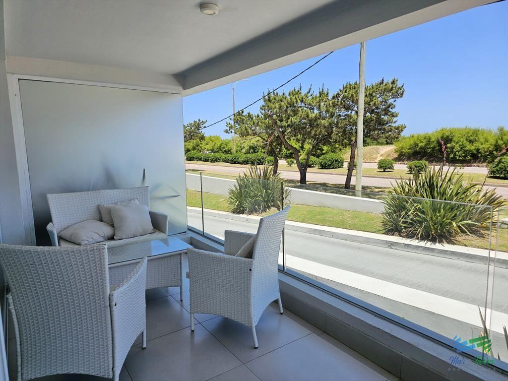 Venta de apartamento en primera línea sobre de 3