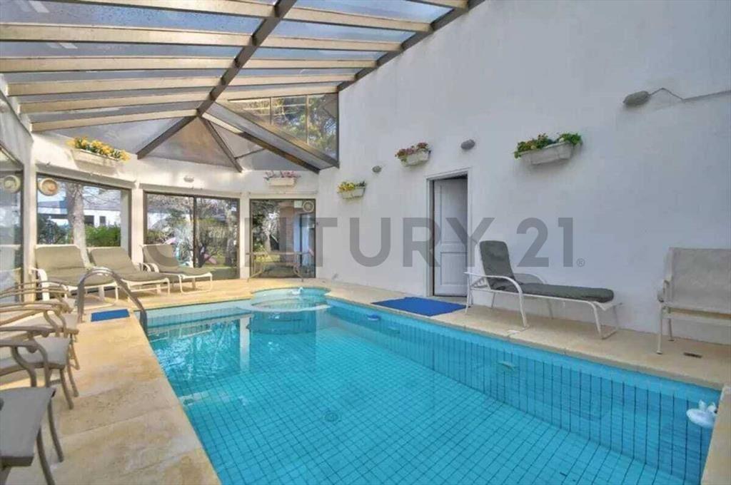 Casa Hermosa,7 Dorm y 8 baños, a Mtrs De La Playa,Garaje+...