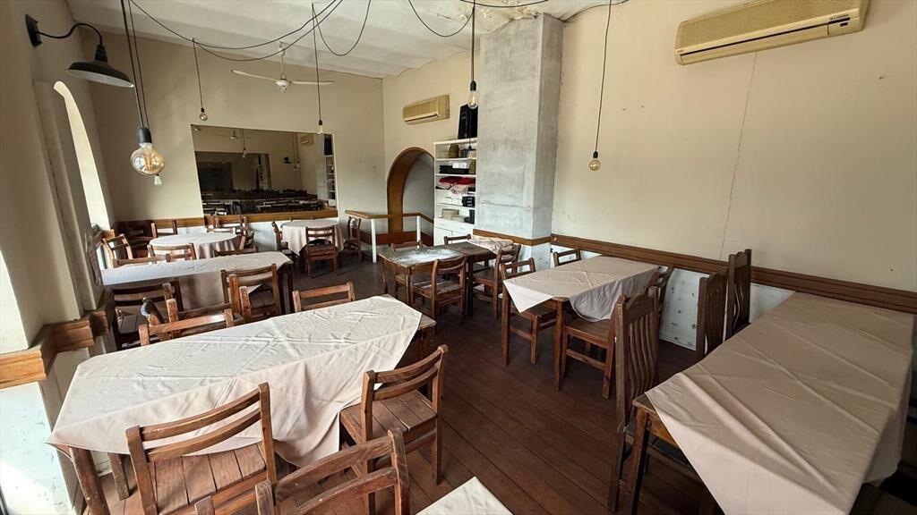 Mercado del puerto, 70 m2, excelente punto, apto gastronomí