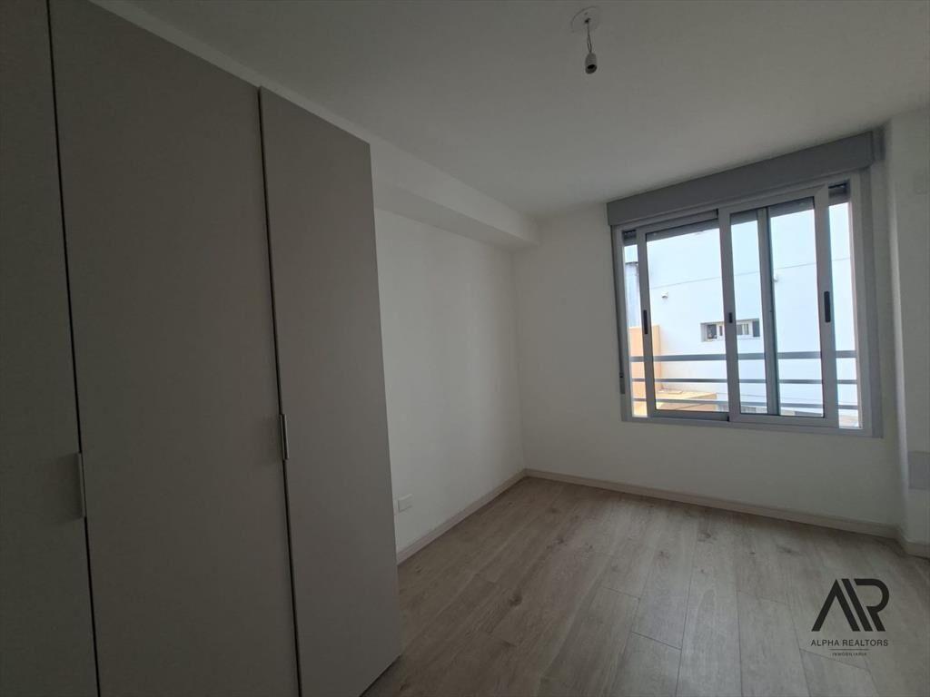 Venta Apartamento De 2 Dormitorios En Tres Cruces