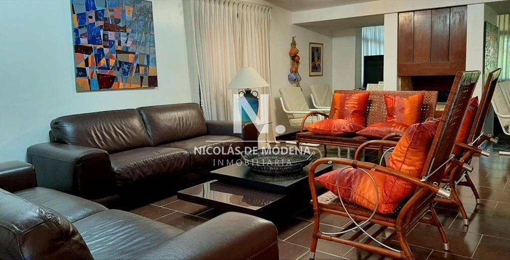 Casa de 4 dormitorios en venta en Playa Mansa,