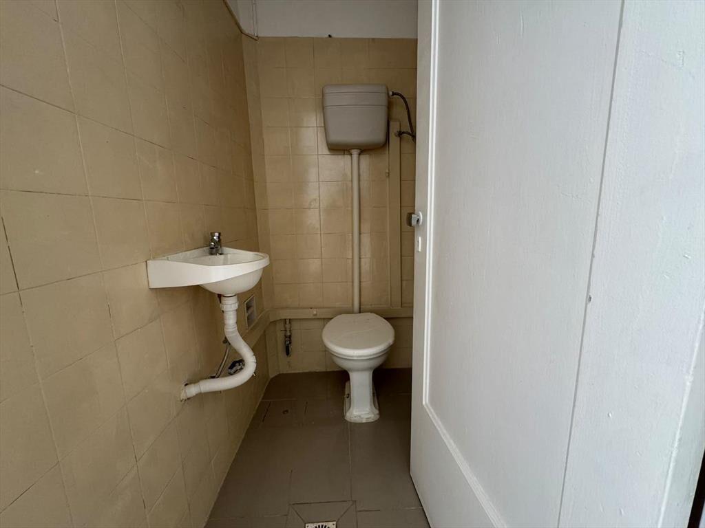 Venta local comercial ubicado al frente - Con Renta 8,40%