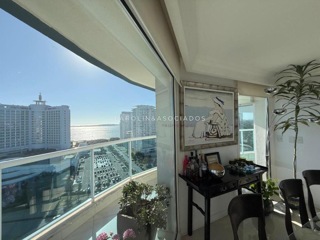 Apartamento en venta de 3 dormitorios mas de en