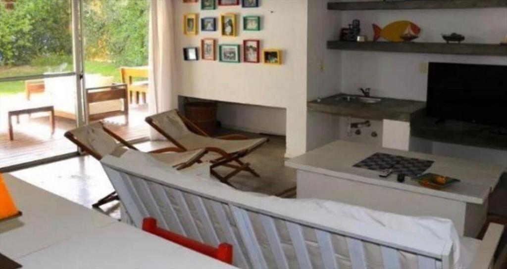 CASA EN VENTA DE 5 DORMITORIOS EN LA BARRA