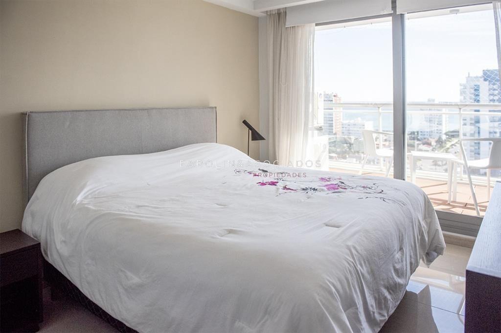 Piso alto con vista panoramica, 1 dormitorio y en