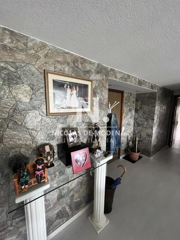 Vende apartamento de 3 dormitorios en Punta del
