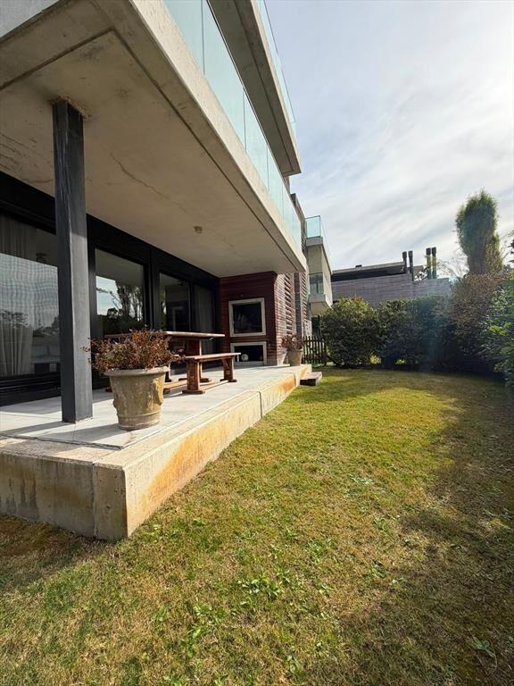 Venta apto 2 dorm. con garage Jardines de Carrasco