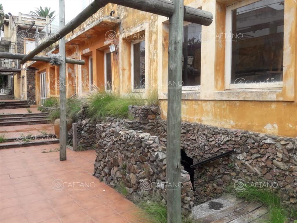 Excepcional local comercial en el corazon de del