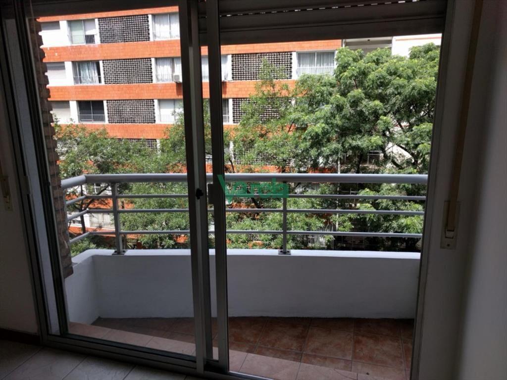 Alquiler Pocitos, Rambla, apartamento con terraza