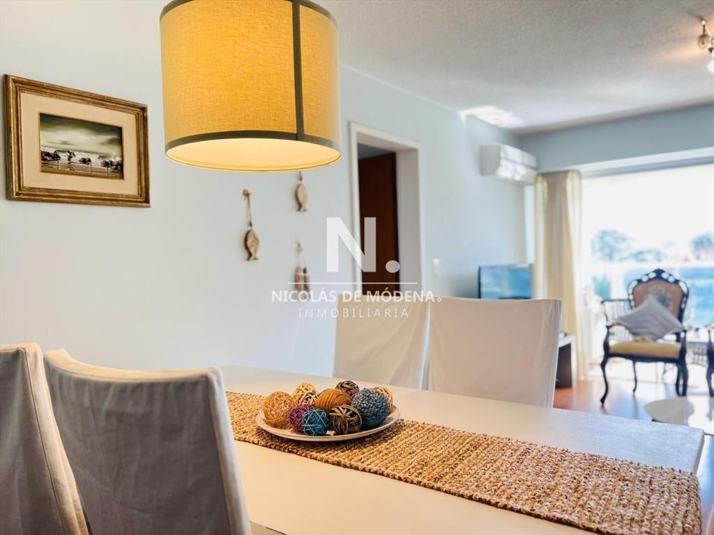 Se vende apartamento de 2 dormitorios en Roosevelt Punta de