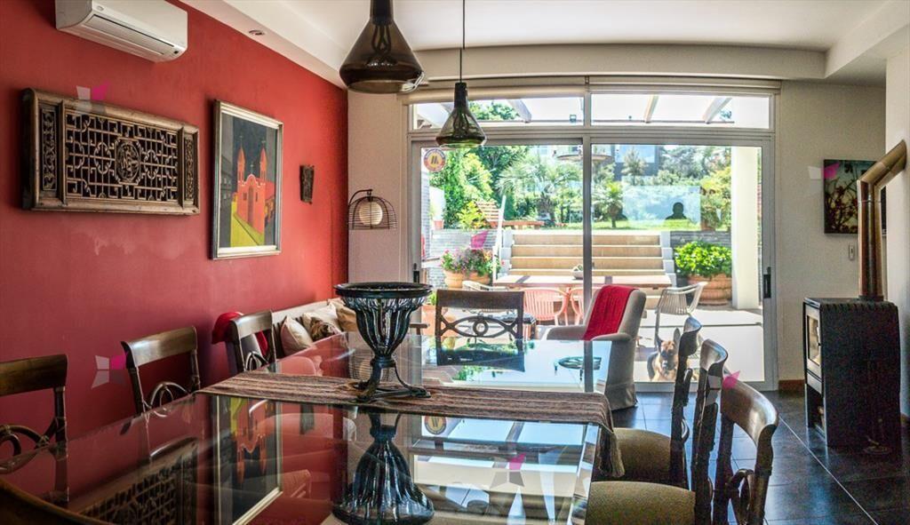 VENTA DE CASA DE 5 DORMITORIOS FRENTE AL MAR EN