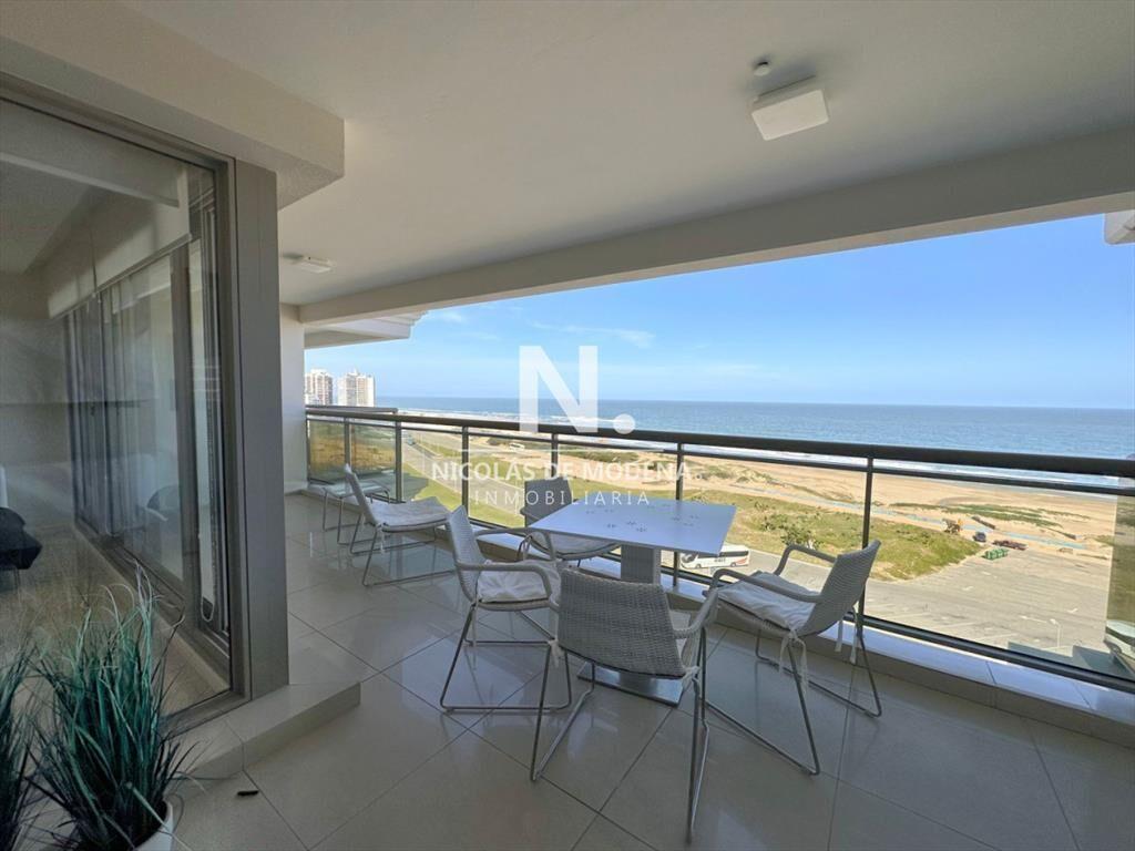 Apartamento en venta de 3 dormitorios en edificio