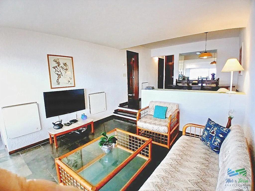 Venta de apartamento sobre playa Brava 1 en 2