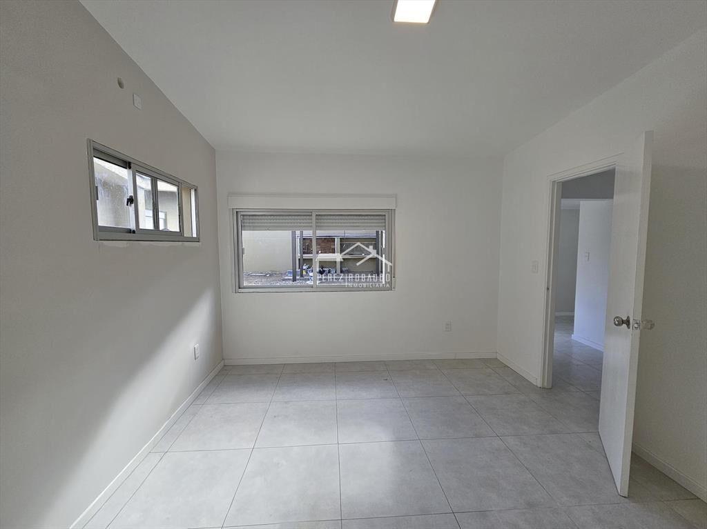 Alquiler apartamento dos dormitorios con patio en complejo